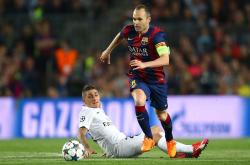 九游体育官网关于风云突变巴塞罗那清晨再遭质疑曼城今晨临场应变之后，国际比赛日切尔西备战欧超杯的信息